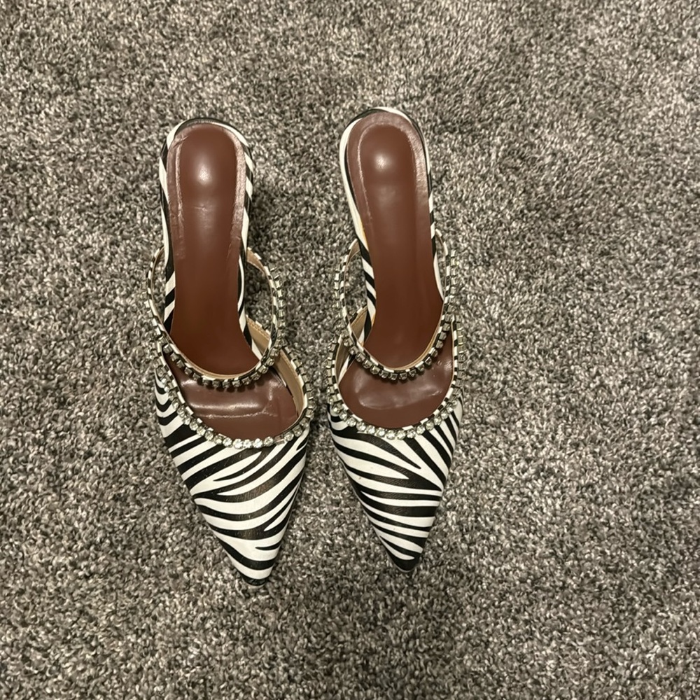 Zebra Mule Size 8 - image 1